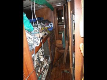 thumb_095123-vagabond-bluewater-yacht-bldrs-inc-42