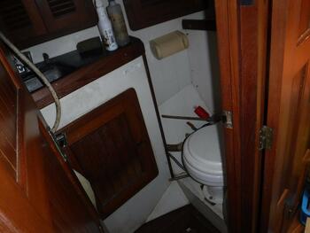 thumb_095123-vagabond-bluewater-yacht-bldrs-inc-42