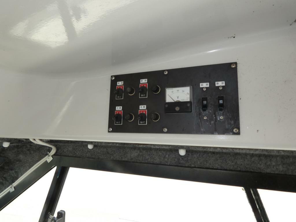 banner_095465-isuzu-it-50