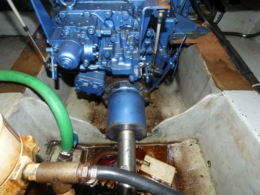 banner_095465-isuzu-it-50