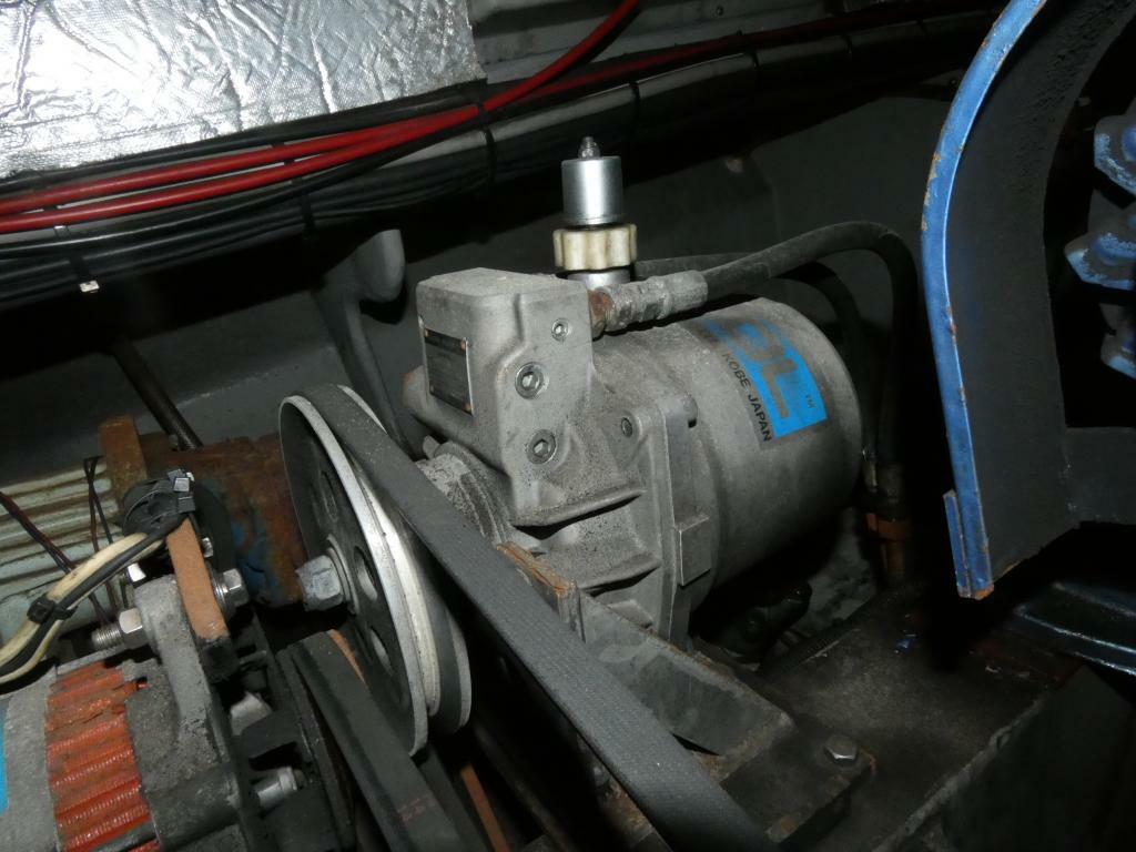 banner_095465-isuzu-it-50