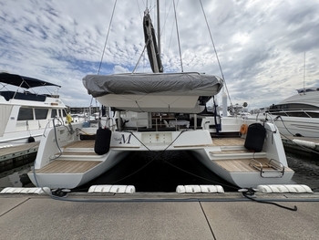 thumb_095557-lagoon-420-catamaran