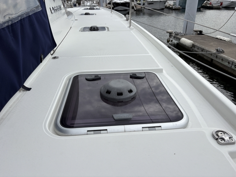 banner_095557-lagoon-420-catamaran