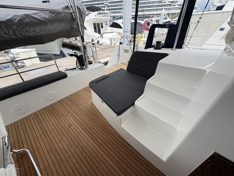 banner_095557-lagoon-420-catamaran