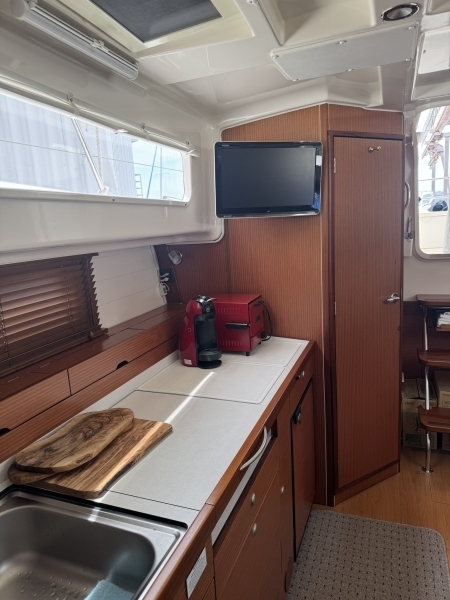 banner_095580-delphia-yachts-1080-escape