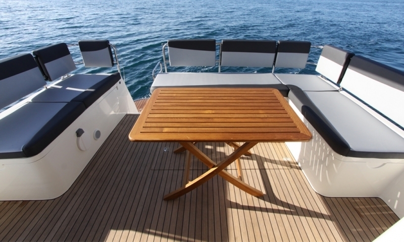 banner_095580-delphia-yachts-1080-escape