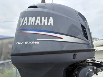 thumb_095702-yamaha-luxair