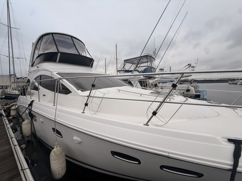 banner_095787-sea-ray-450-sedan-bridge