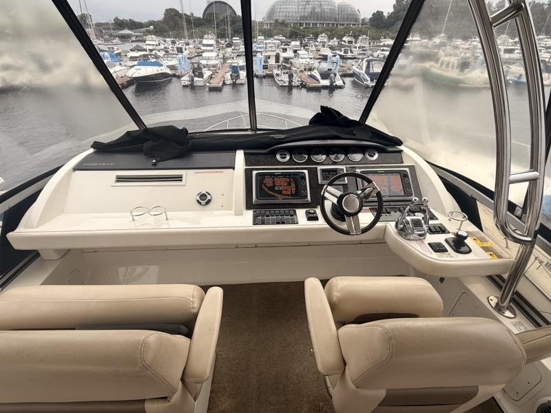 banner_095787-sea-ray-450-sedan-bridge