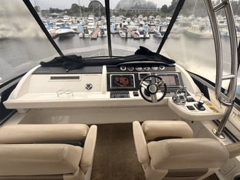 thumb_095787-sea-ray-450-sedan-bridge