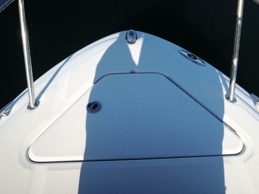 banner_095831-sea-ray-245-weekender