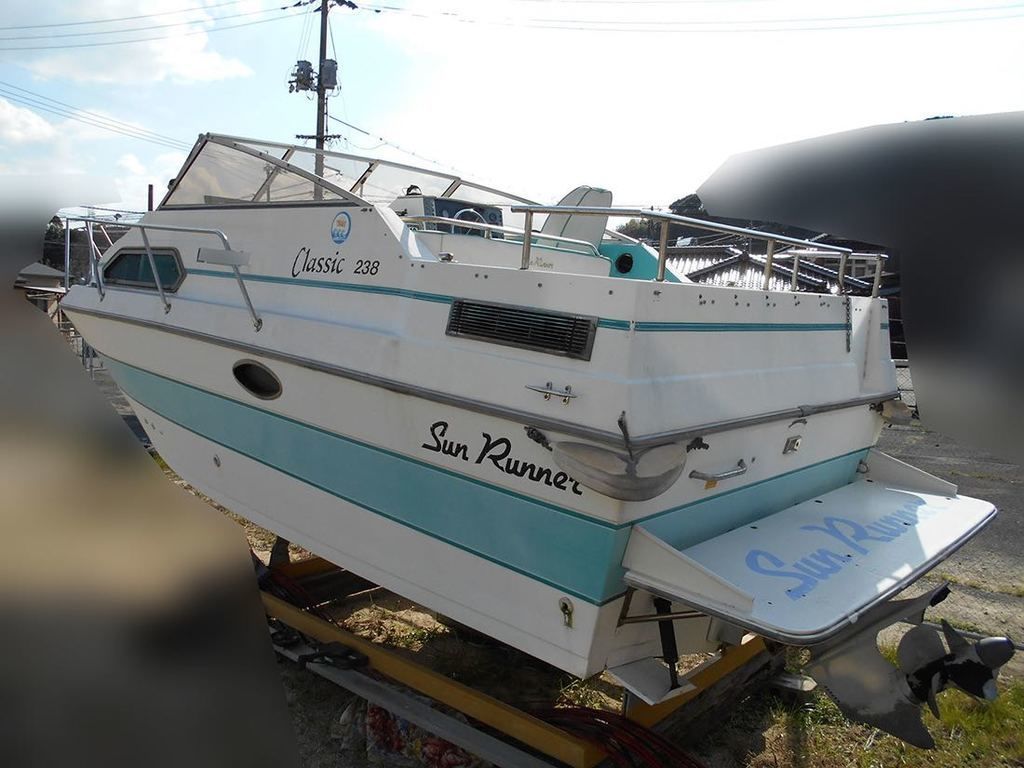 BAYLINER SUN RUNNER 238 STERN DRIVE Used Boat for Sale in Japan |  Boatflow.jp